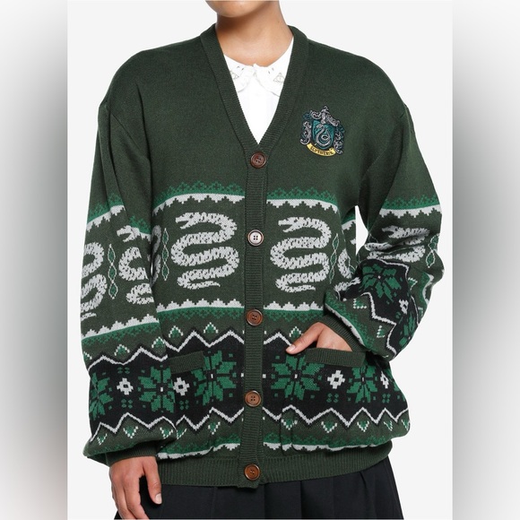 Hot Topic Sweaters - Harry Potter slytherin Hogwarts fair isle Cardigan Sweater